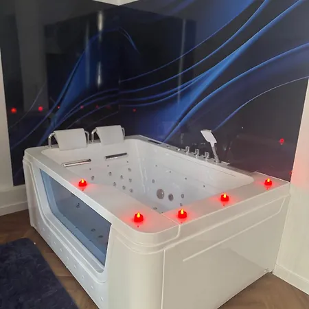 Evasio, Au Pied Du Chateau Fort, Parking Prive Apartment *