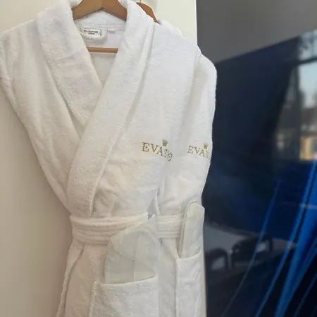 Evasio, Au Pied Du Chateau Fort, Parking Prive * Sedan