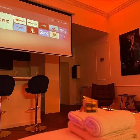 Apartment Evasio, Au Pied Du Chateau Fort, Parking Prive