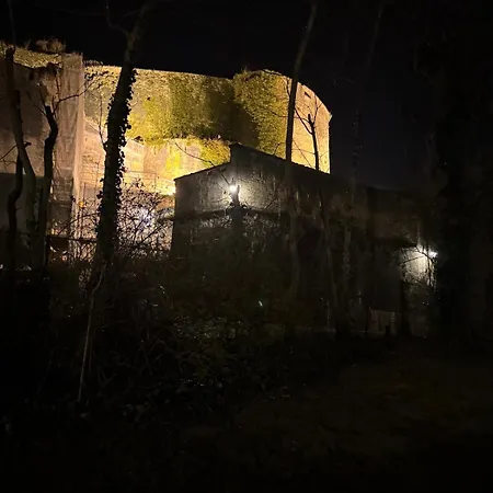 Evasio, Au Pied Du Chateau Fort, Parking Prive