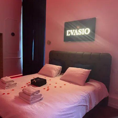 Διαμέρισμα Evasio, Au Pied Du Chateau Fort, Parking Prive Sedan