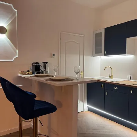 Apartment Evasio, Au Pied Du Chateau Fort, Parking Prive