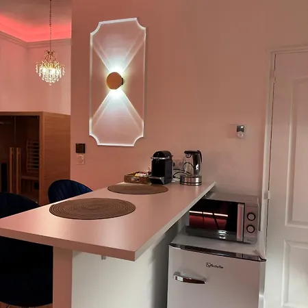 Evasio, Au Pied Du Chateau Fort, Parking Prive Appartement *