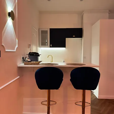 Evasio, Au Pied Du Chateau Fort, Parking Prive