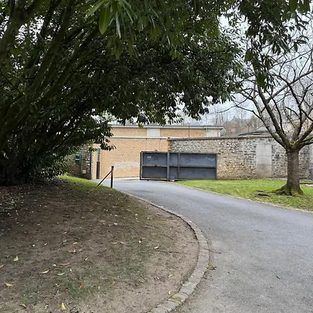 Apartment Evasio, Au Pied Du Chateau Fort, Parking Prive Sedan
