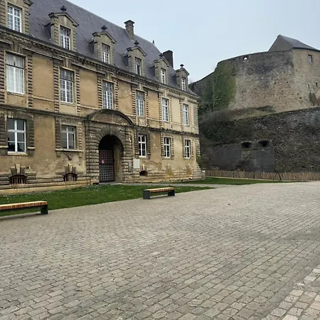 Evasio, Au Pied Du Chateau Fort, Parking Prive Apartment *