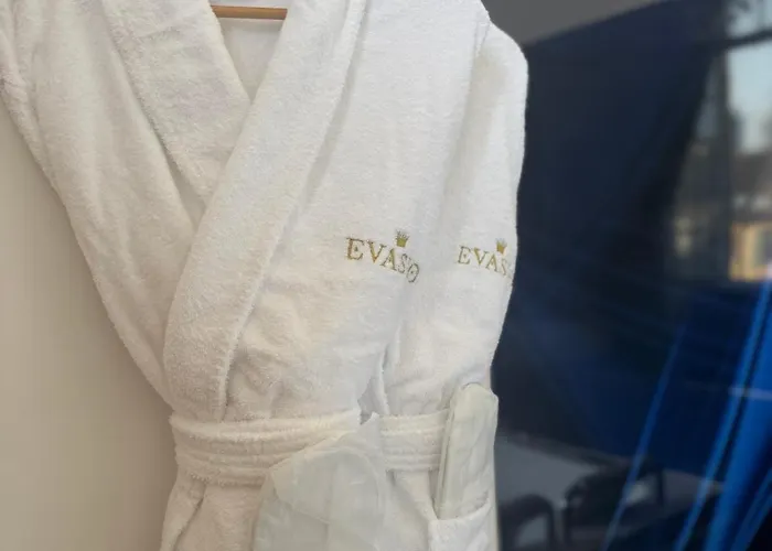 Evasio, Au Pied Du Chateau Fort, Parking Prive * Sedan